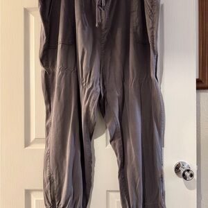 Jones New York Charcoal Cropped Pants